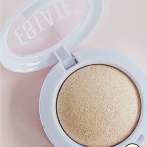 Radiant Glow Highlighter in Gold